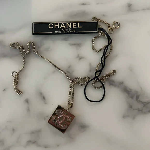 Chanel Double cc Necklace Emma Watson - Picture 6 of 8
